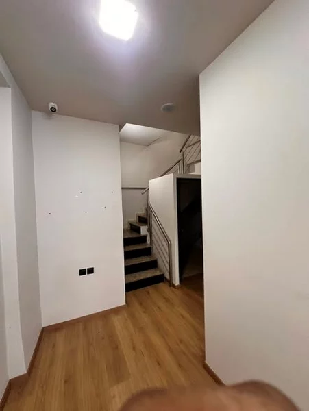 magasin à louer 2 MARS