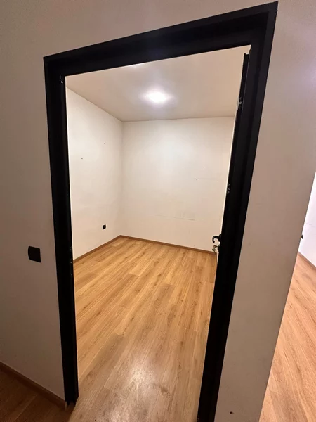 magasin à louer 2 MARS