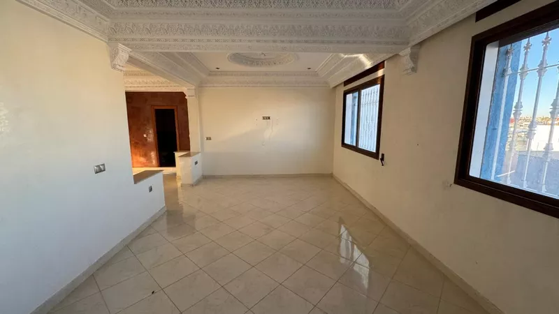 étage villa a louer Charf