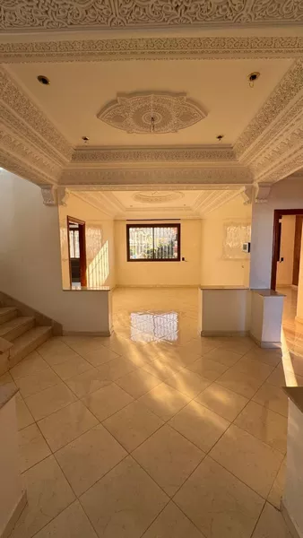 étage villa a louer Charf