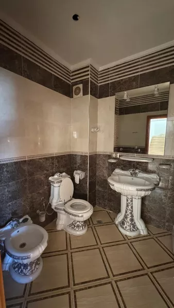 étage villa a louer Charf