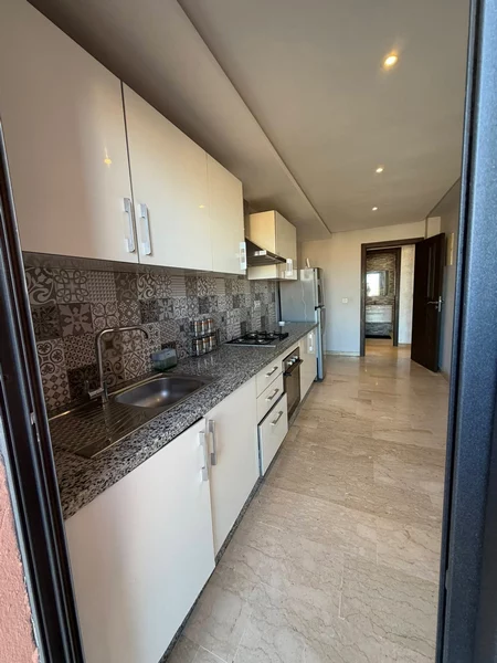 appartement vide avec piscine à louer Mabrouka
