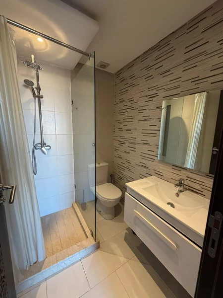 appartement vide avec piscine à louer Mabrouka
