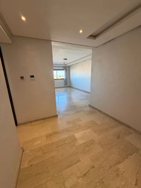 appartement vide avec piscine à louer Mabrouka