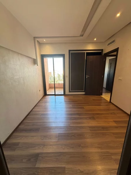 appartement vide avec piscine à louer Mabrouka