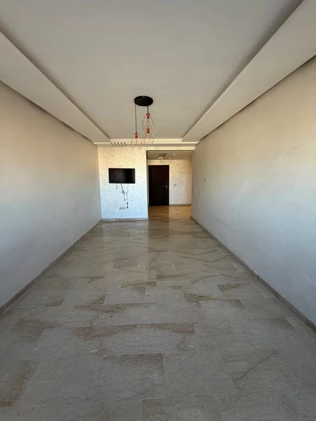 appartement vide avec piscine à louer Mabrouka