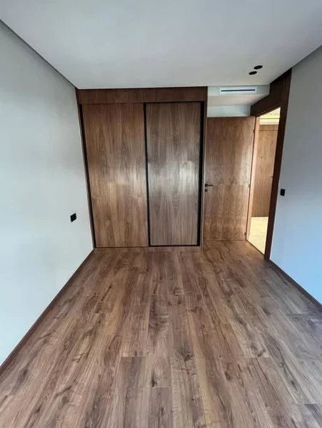 Studio vide neuf à louer TADDART