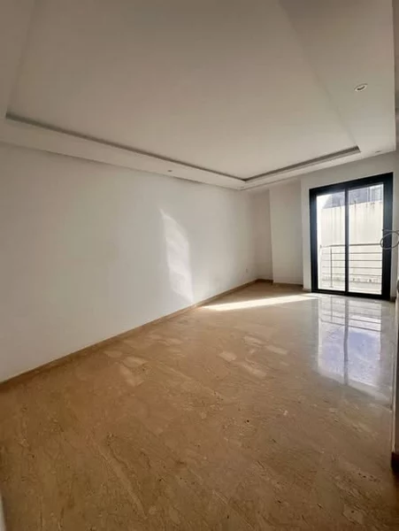 Studio vide à louer – Quartier Gauthier
