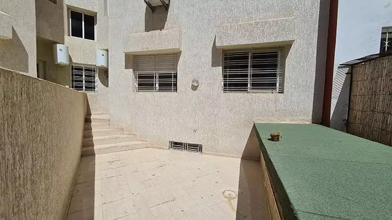 appartement à louer a cote tram mosquée adarih Hassan