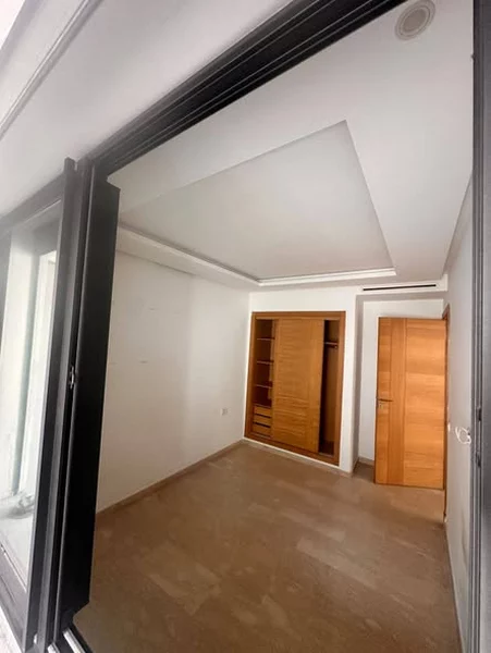 Studio vide à louer – Quartier Gauthier