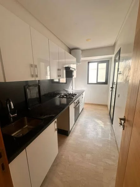 Studio vide à louer – Quartier Gauthier