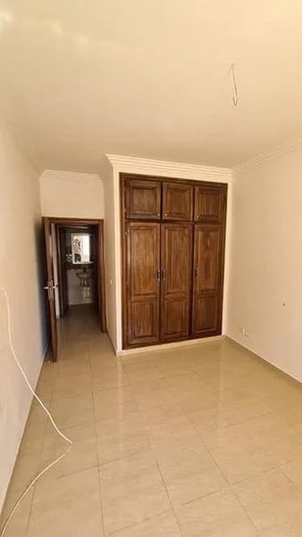 appartement à louer a cote tram mosquée adarih Hassan