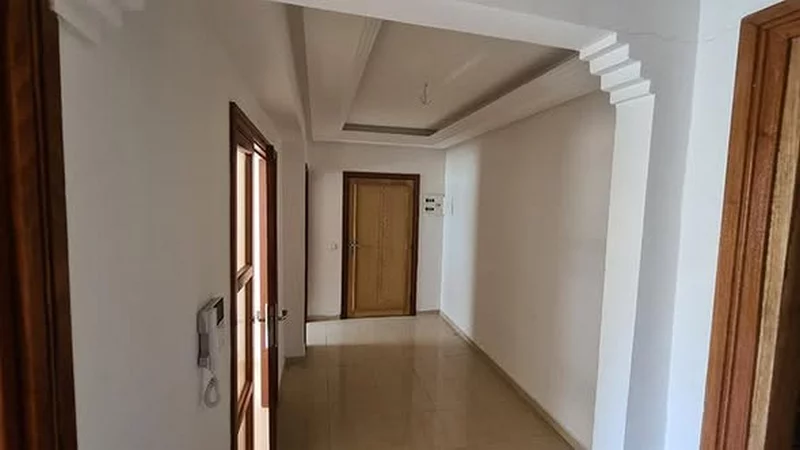 appartement à louer a cote tram mosquée adarih Hassan