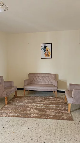 appartement vide disponible a la location à Hassan