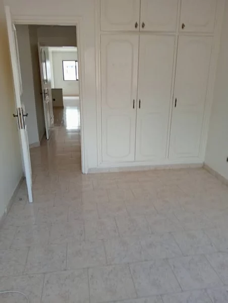 Appartement a louer au quartier diour jamaa