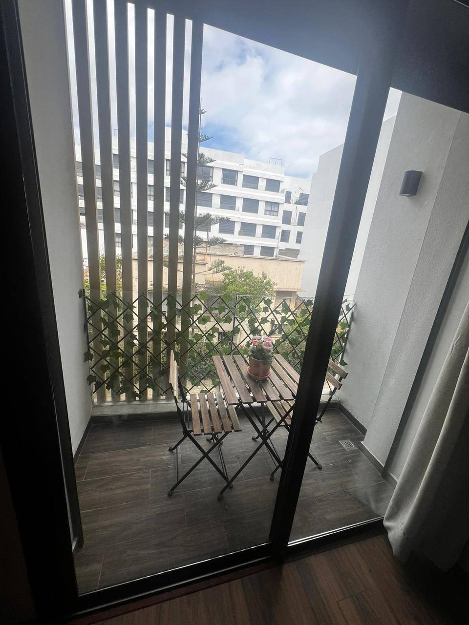 Studio meublé à louer Quartier Palmier