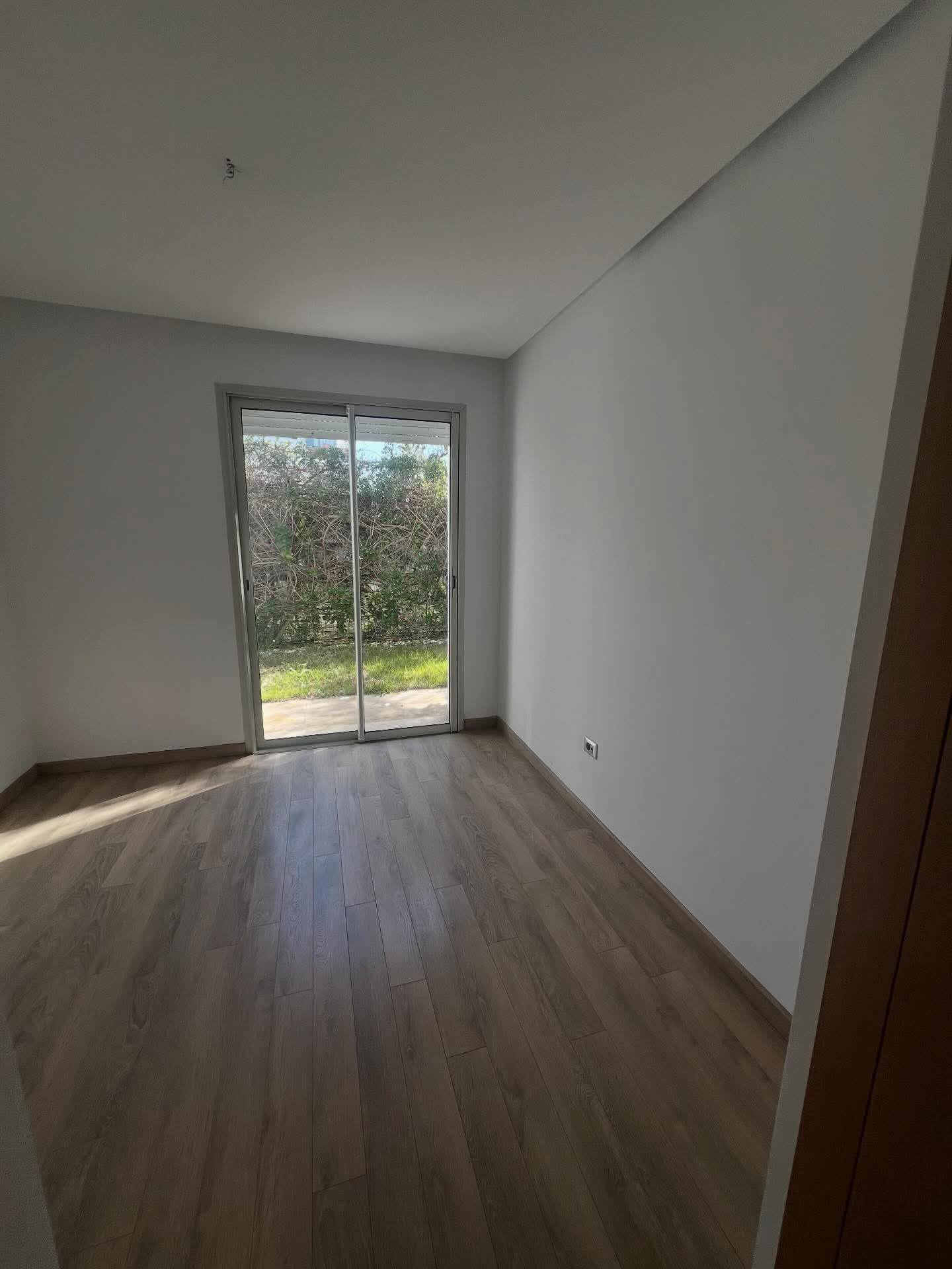 rez de jardin à louer Prestigia