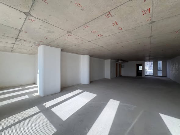 Bureau neuf à louer vide à CFC
