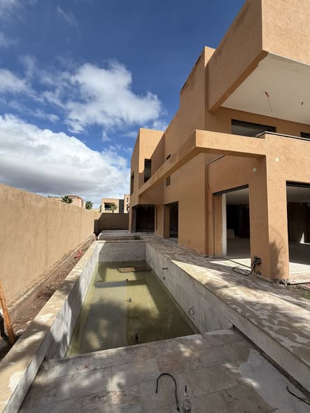 villa semi fini à vendre Route d’Amizmiz
