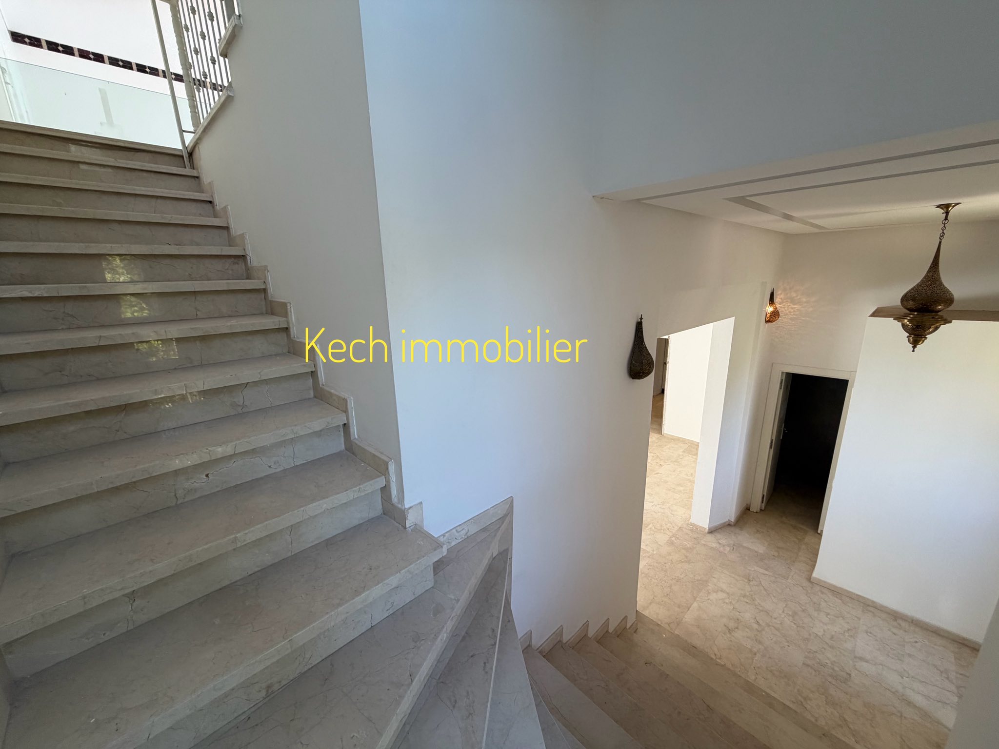 villa moderne à louer non meublée à Chrifia