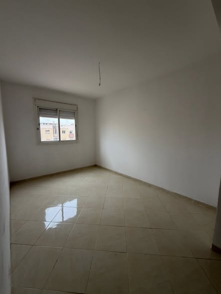 Appartement non meublé à louer à Route de casa