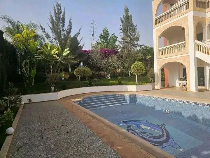Superbe Villa de Prestige à vendre à Illigh