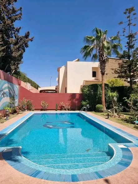 Villa de Prestige à Vendre à Illigh