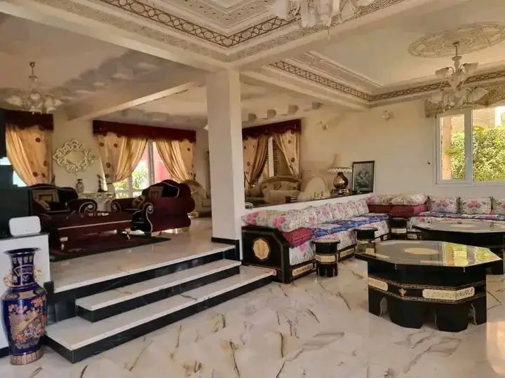 Villa de Prestige à Vendre à Illigh