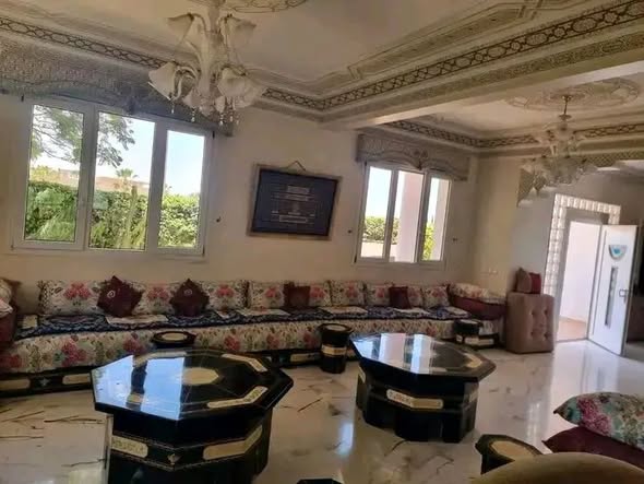 Villa de Prestige à Vendre à Illigh