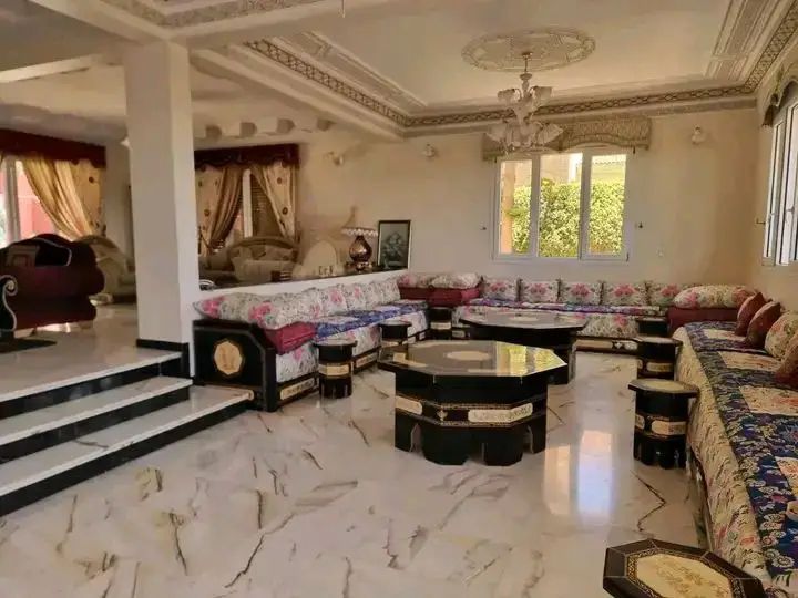 Villa de Prestige à Vendre à Illigh