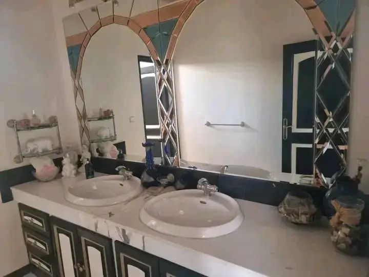 Villa de Prestige à Vendre à Illigh