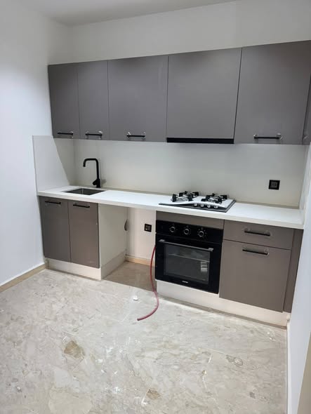 studio à louer vide quartier des hôpitaux