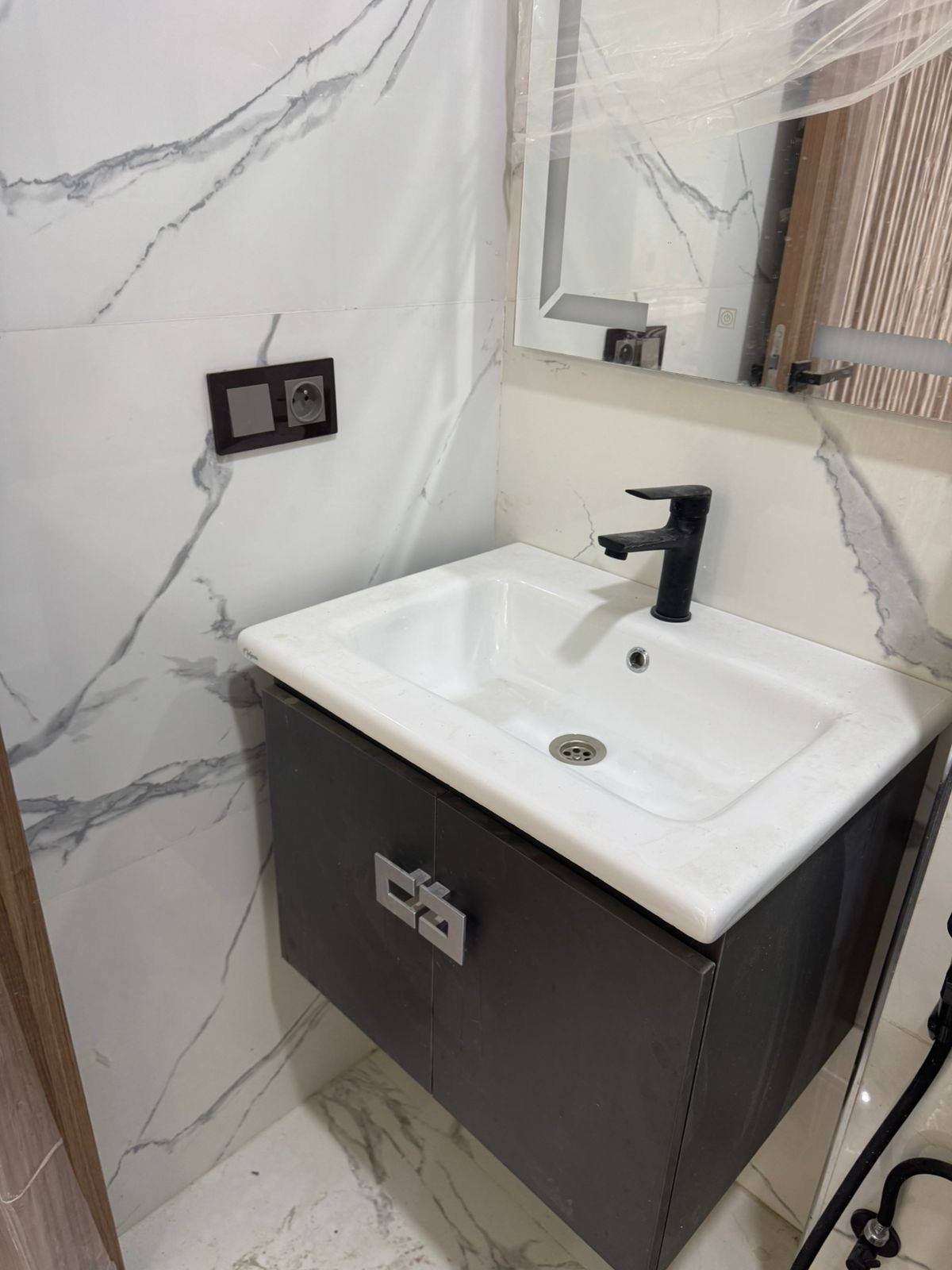 studio à louer vide quartier des hôpitaux