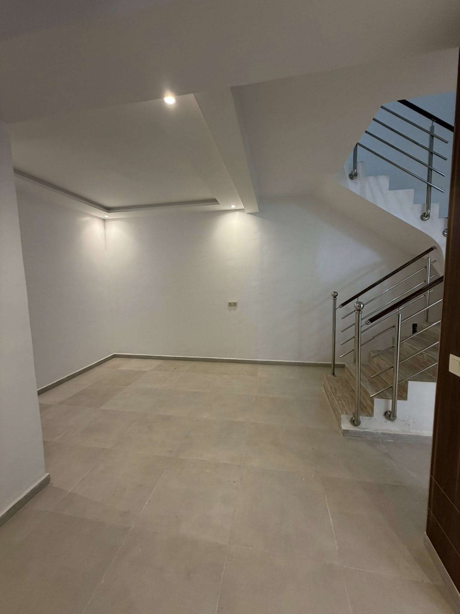 duplex non meublée à louer Charifia