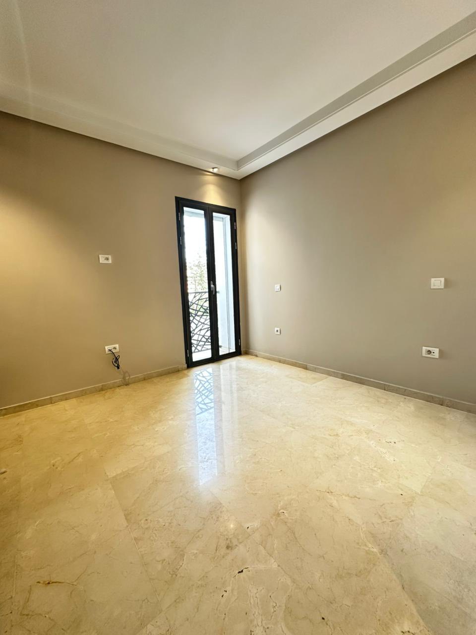 Location appartement vide Quartier Oasis