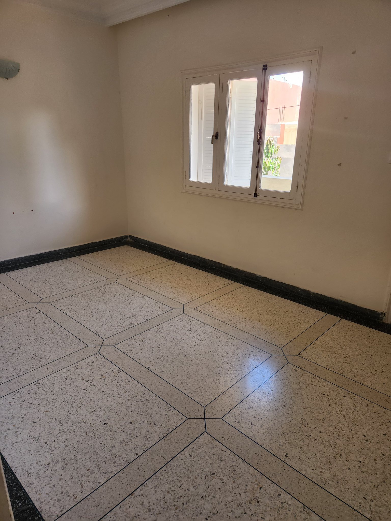 appartement à louer à coté de la cadastre