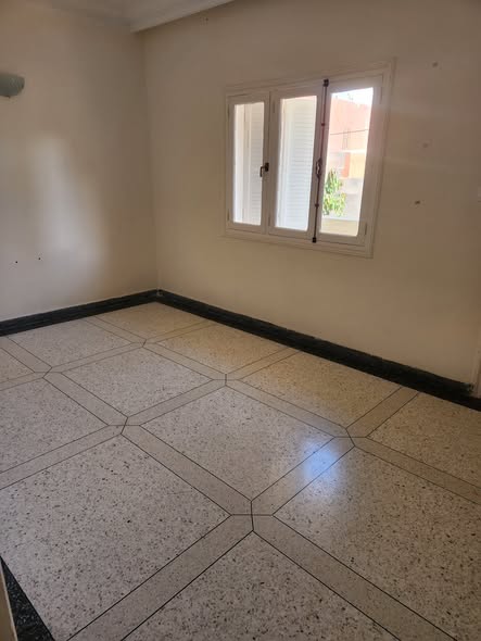 appartement à louer à coté de la cadastre