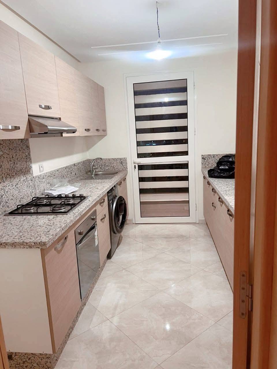 appartement vide à louer quartier Ryad Salam