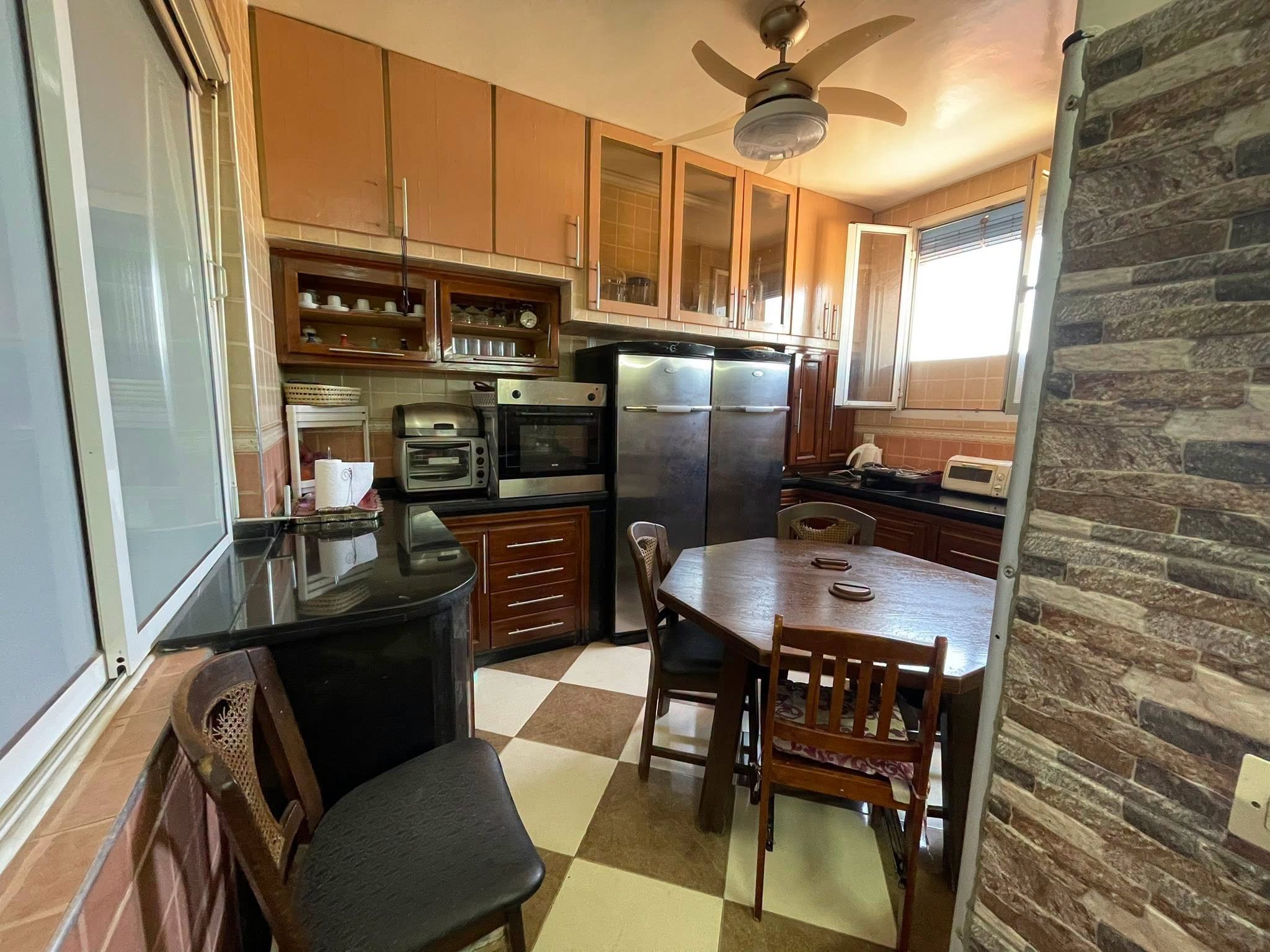 grand appartement a vendre à AIN MEZZOUAR