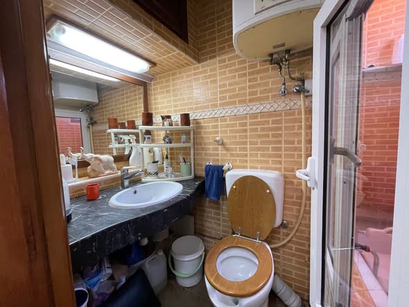grand appartement a vendre à AIN MEZZOUAR
