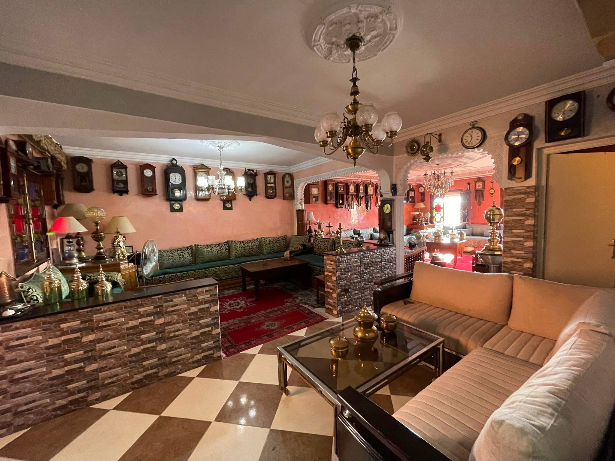 grand appartement a vendre à AIN MEZZOUAR