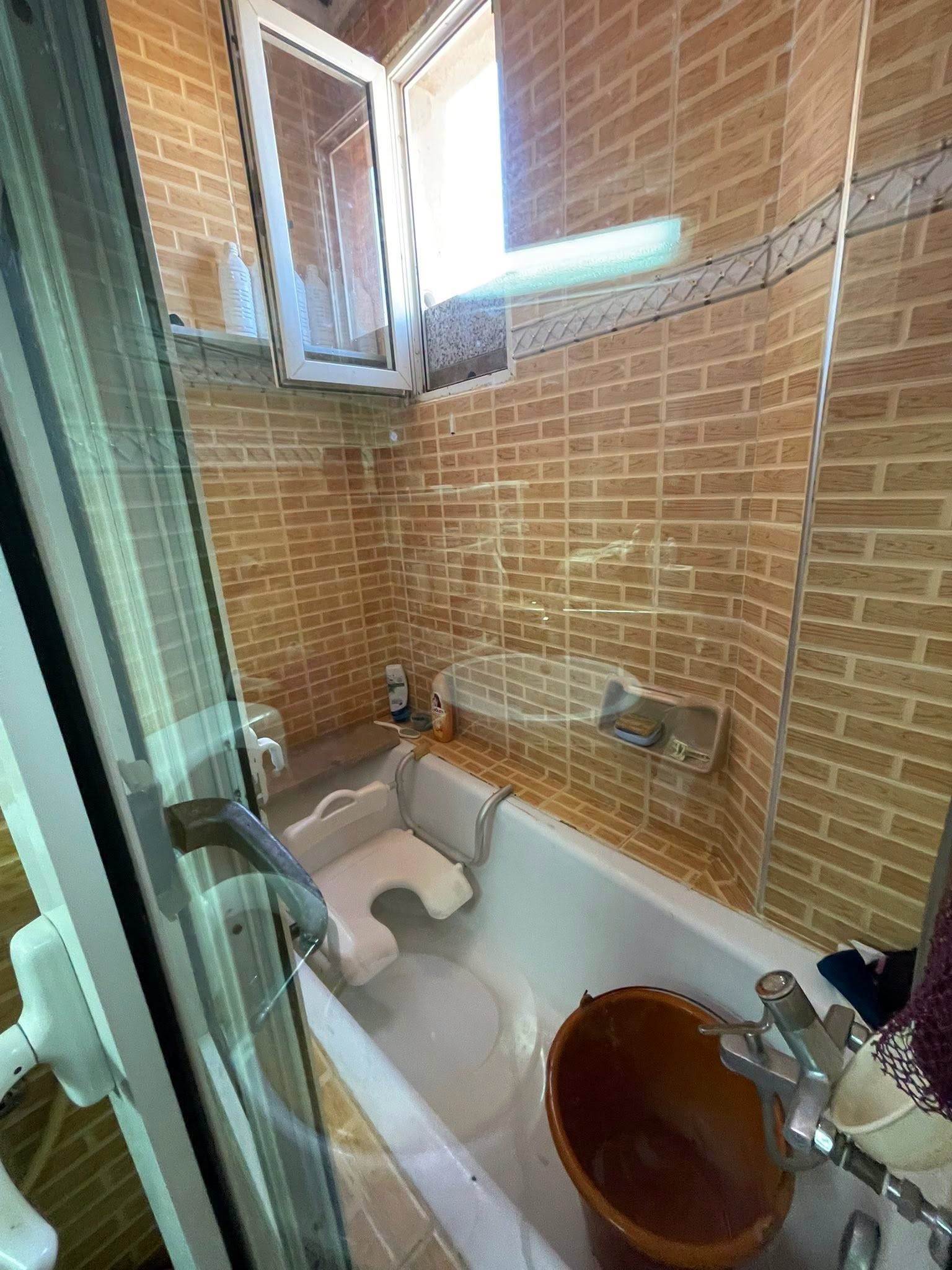grand appartement a vendre à AIN MEZZOUAR