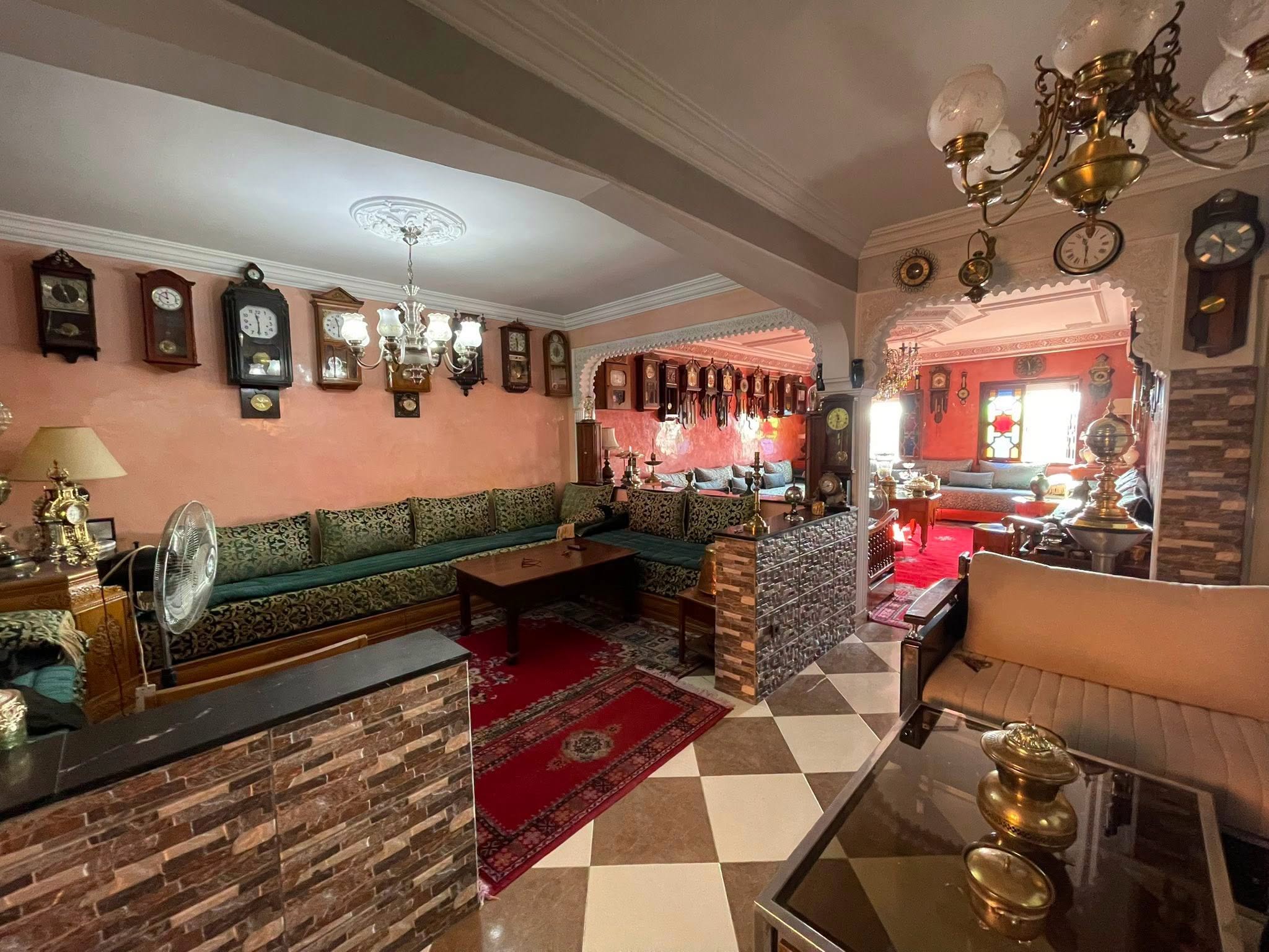 grand appartement a vendre à AIN MEZZOUAR