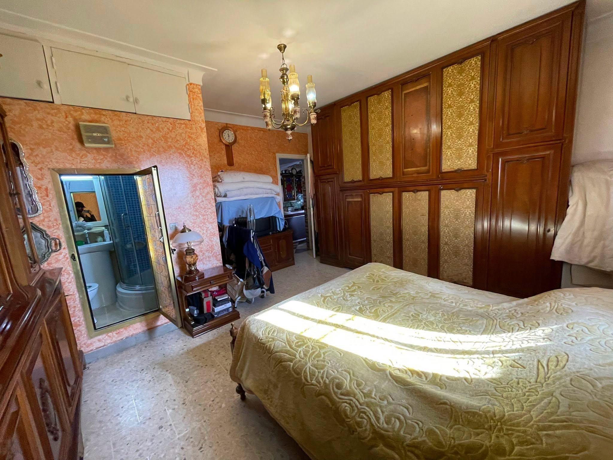 grand appartement a vendre à AIN MEZZOUAR