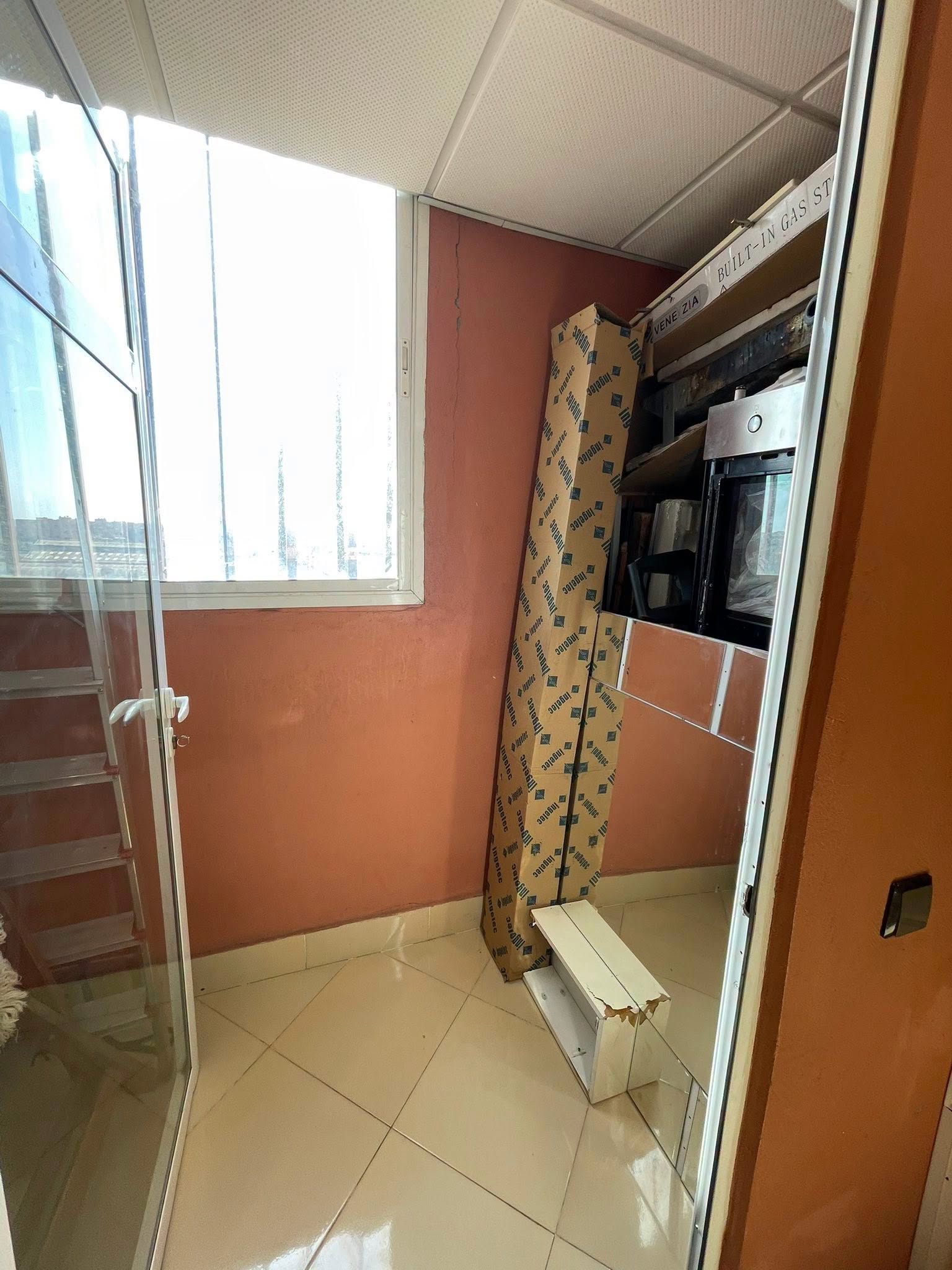 grand appartement a vendre à AIN MEZZOUAR