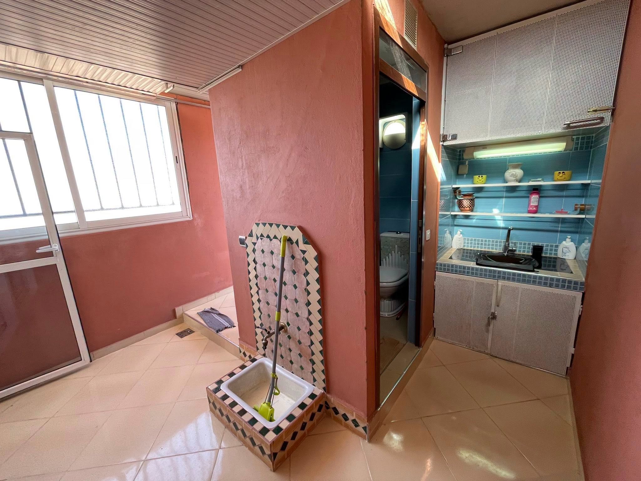grand appartement a vendre à AIN MEZZOUAR