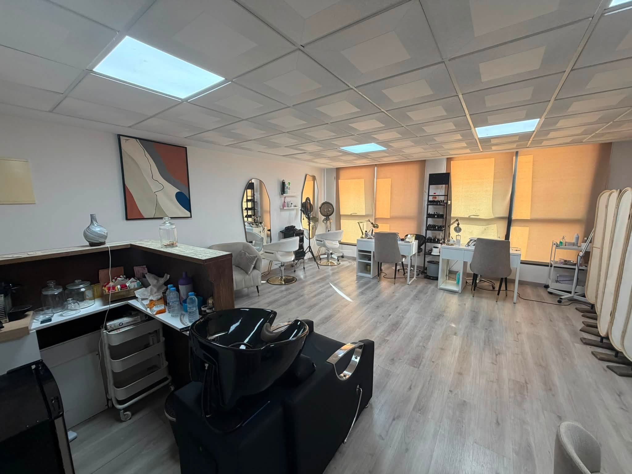 salon de beauté à louer Jnan award