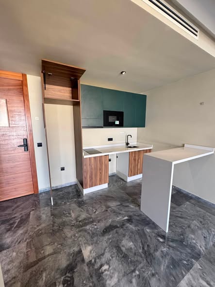 Location studio vide quartier des Hôpitaux