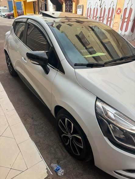 Clio à vendre