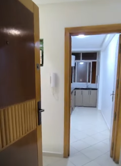 studio vide à louer hay Salam